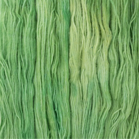 Sysleriget Alpaca Blow håndfarvet garn i farven Fern.