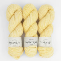 Sysleriget Alpaca Blow håndfarvet garn i farven Limoncello.