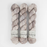 Sysleriget hand dyed yarn in single ply merino wool in the color Our Favorites No. 11.
