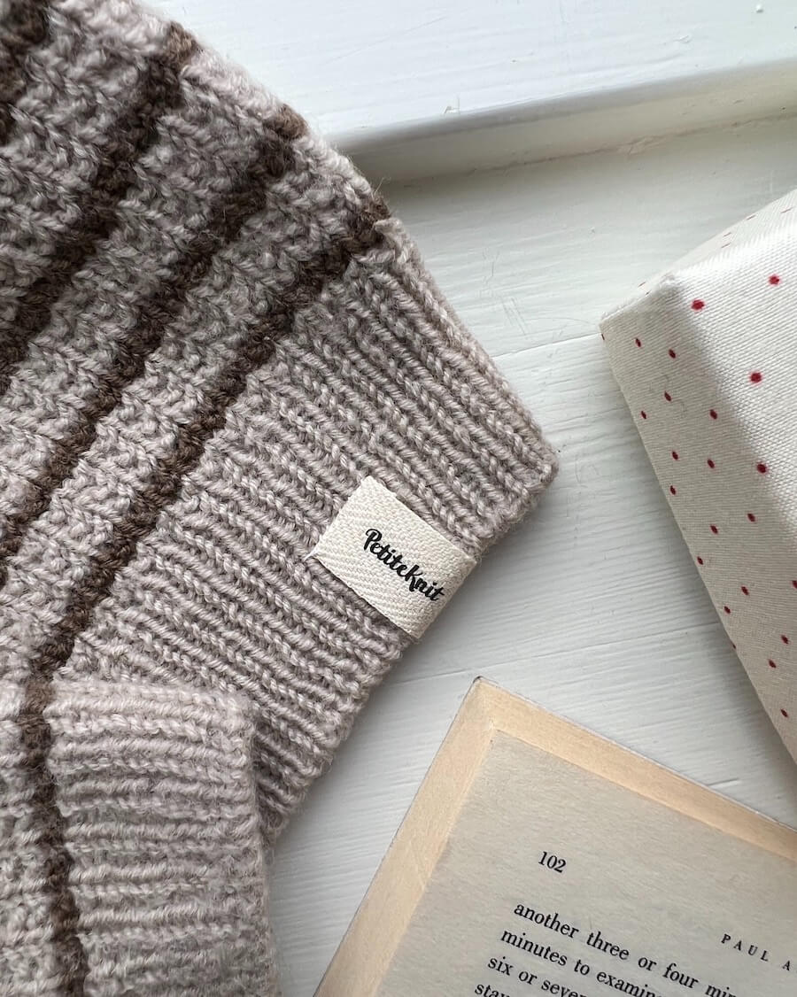 PetiteKnit | Folded label