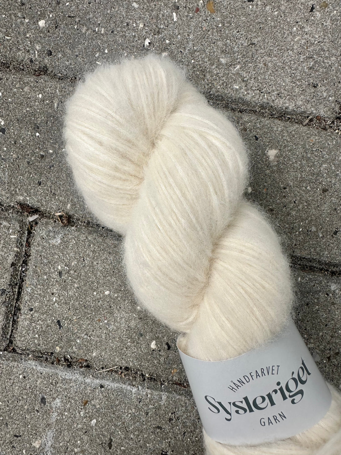 Sysleriget Alpaca Blow | Ungefärbtes weiss