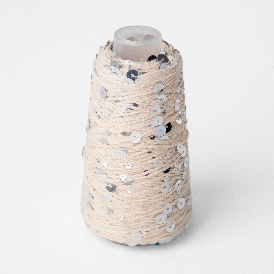 Sysleriget Sequins yarn on cotton base in the color 59 Fløde.