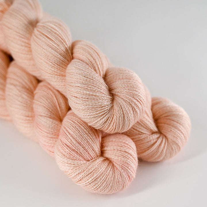 DELUXE LACE-Peachykeen-1