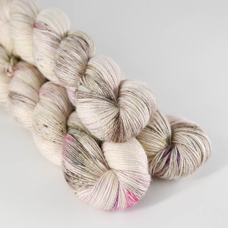 Sysleriget Deluxe Fingering | Spring Vibes